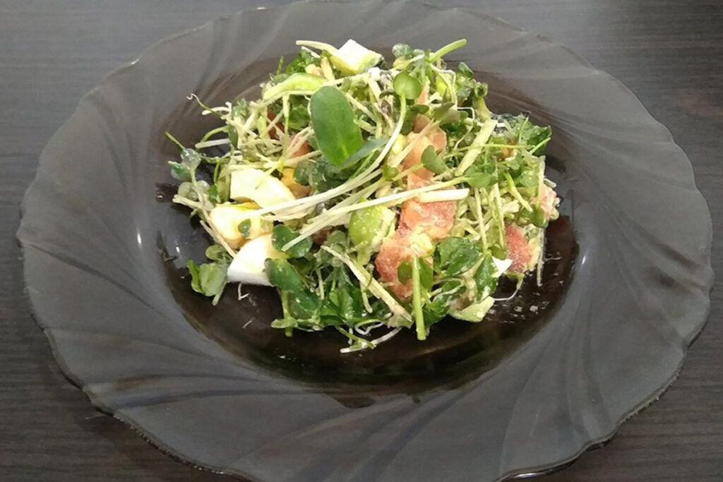 photo recipe microgreens salad with microgreens