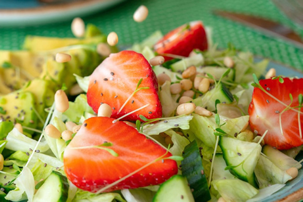 photo recipe sunflower microgreens vegetable salad