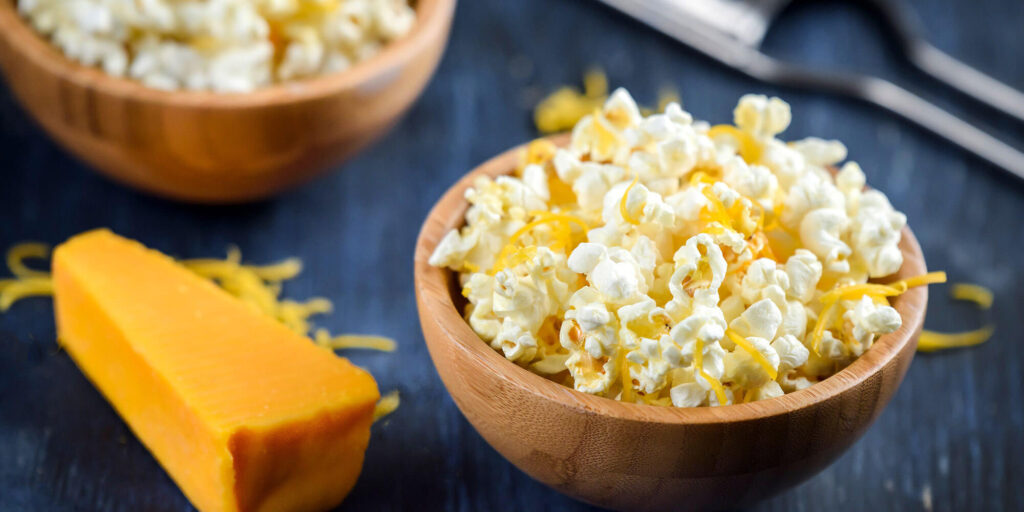 cheesy popcorn, popcorn with cheese